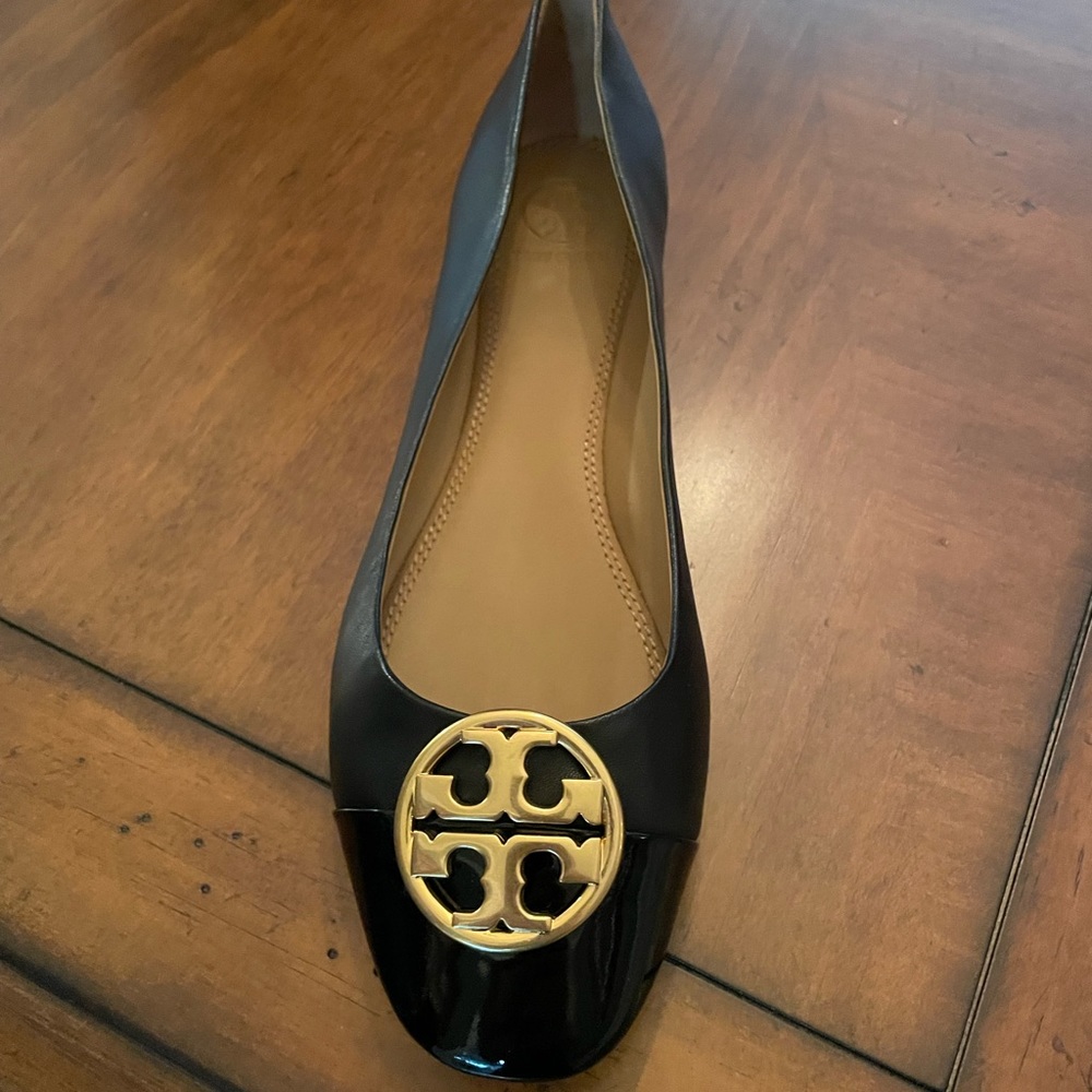 Brand New (never worn it taken out of the box) Tory Burch shoes